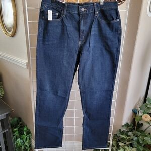 New Members Mark Straight Leg Jean